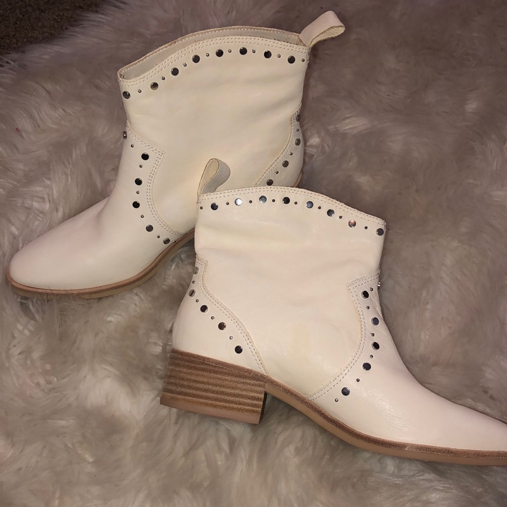 Dolce Vita Ankle Boots